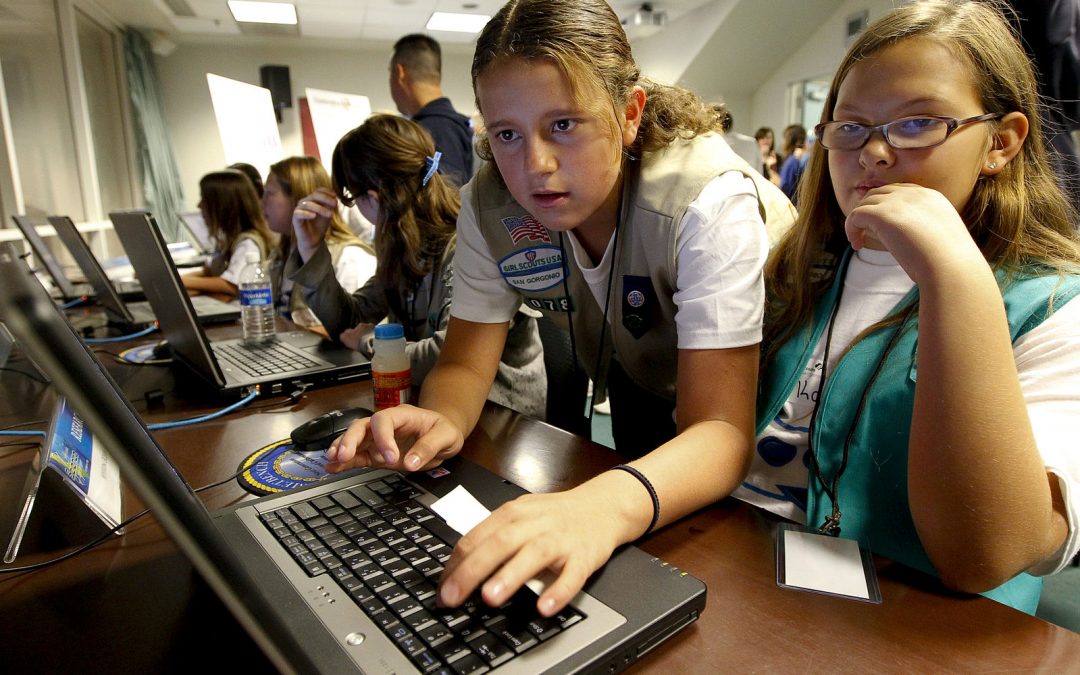 US_Navy_Girl_Scouts_compete_in_the_Mission_Ocean_Challenge_during_the_USS_California_Science_Experience_at_Naval_Surface_Warfare